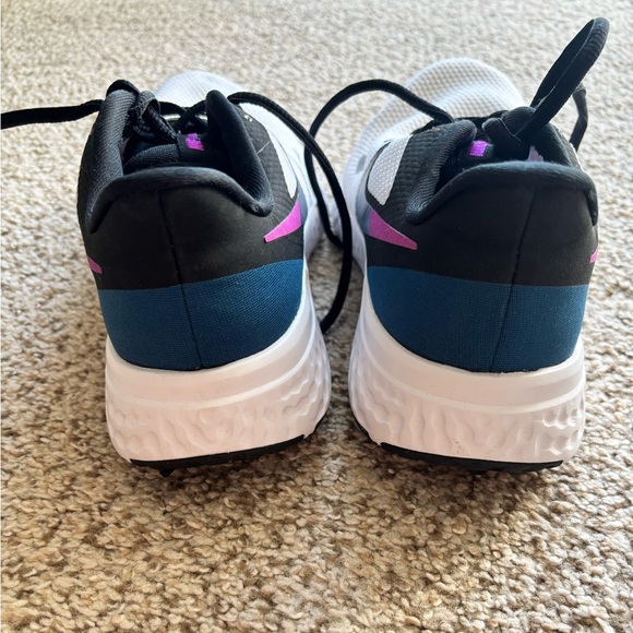 Nike Revolution 5 | 8 - Picture 2 of 7